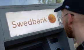 „Swedbank" bankomatas. ELTA / Andrius Ufartas nuotr.