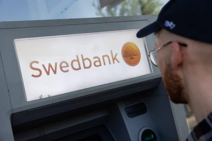 „Swedbank" bankomatas. ELTA / Andrius Ufartas nuotr.