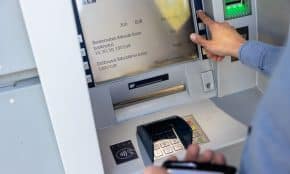 SEB bankomatas. ELTA / Andrius Ufartas nuotr.