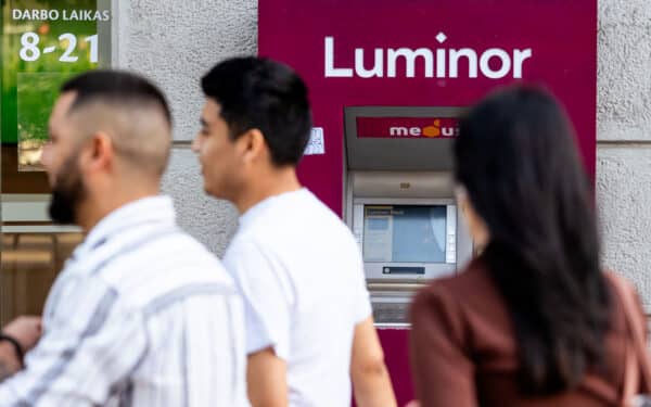 Nepasinaudosite kortelėmis ir bankomatais: bankas informuoja apie galimus sutrikimus