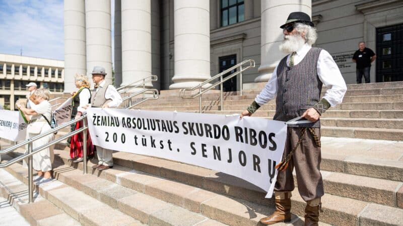 Europa skyla į dvi stovyklas: vienur pensijos leidžia gyventi ramiai, kitur – vos sudurti galą su galu