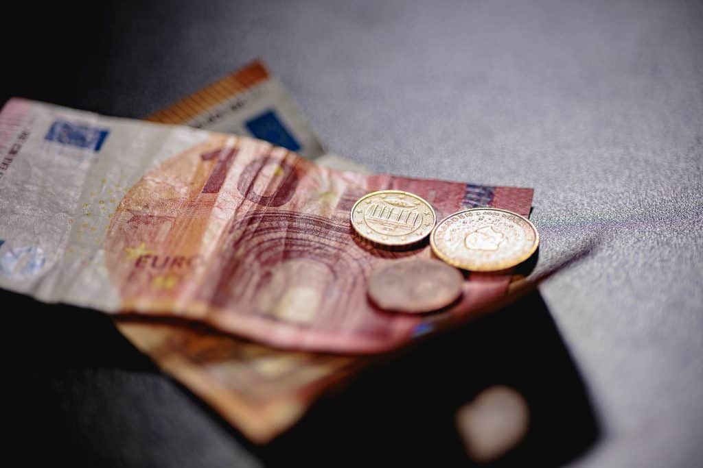 Pinigų iliustracija. ELTA / Josvydas Elinskas nuotr.