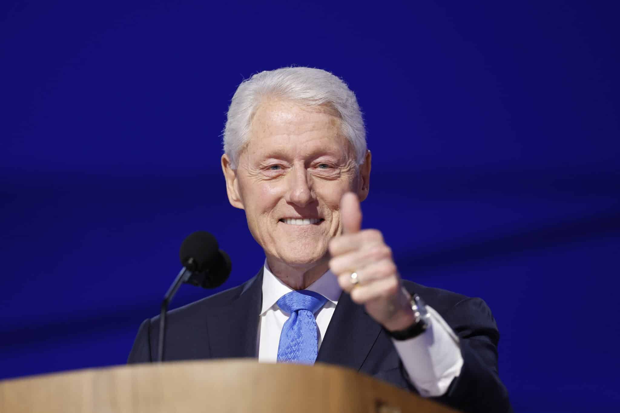 Epsteino byla vėl kaitina Vašingtoną: po padidinamuoju stiklu atsidūrė Clintonas