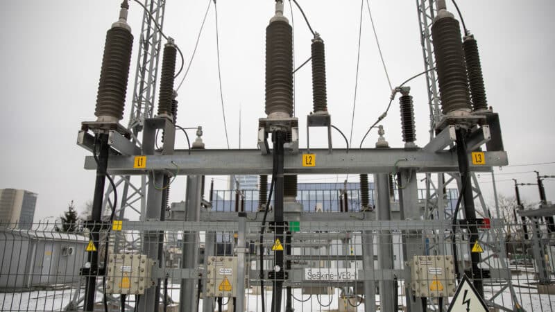 Brangiausia diena metuose: elektra tokia brangi, kad verta pergalvoti kiekvieną jungiklį