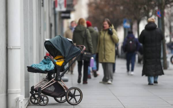 Gimus vaikui Alytaus rajono šeimos gaus dvigubai didesnę išmoką
