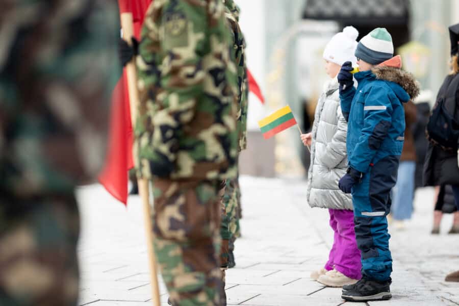 Valstybės vėliavos pakėlimo ceremonija. ELTA / Ervin Rauluševičius nuotr.