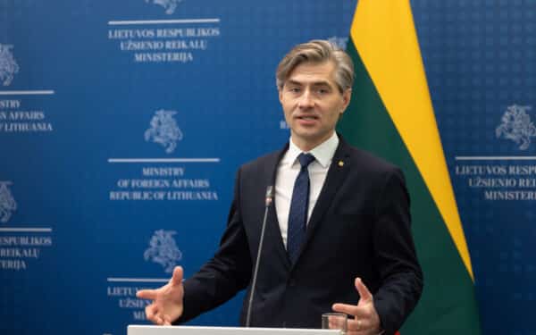 Lietuvos URM pasirengusi evakuacijai, bet sprendimas priklausys nuo saugumo situacijos