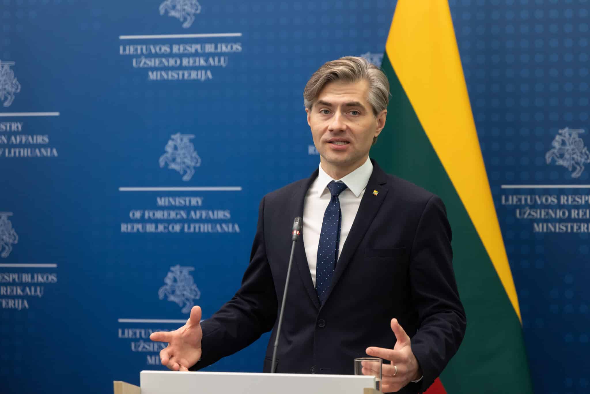 Vyriausybė siūlo pratęsti ir išplėsti ribojimus: sprendimas – Seimo rankose