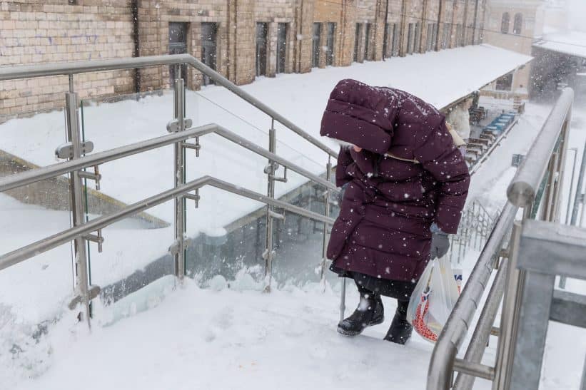 Vilniuje tęsiasi stiprus snygis. ELTA / Dainius Labutis nuotr.