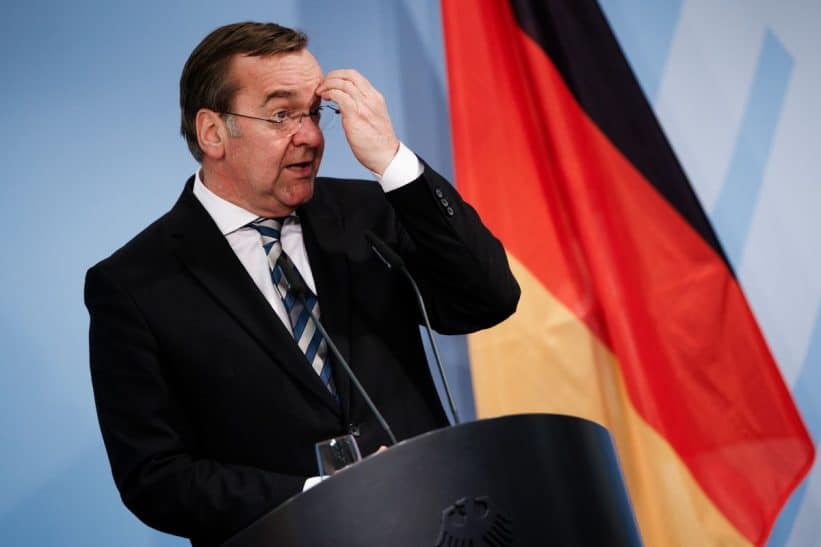 Borisas Pistorius. EPA/CLEMENS BILAN