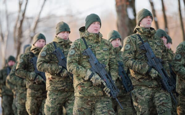 Latvijos ambasadorius Ukrainoje: Baltijos šalims panikuoti dėl galimos Rusijos invazijos nereikia, bet budrumas būtinas