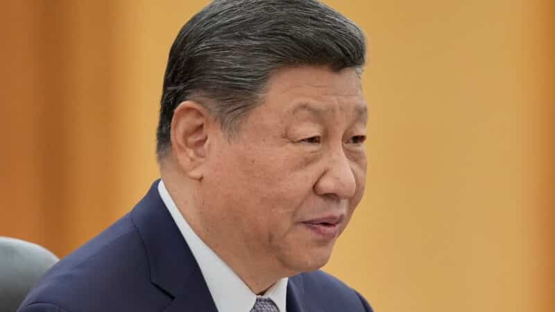 Xi Jinpingas užsiminė, kad Ukrainos taikos derybose turėtų dalyvauti ir Europa