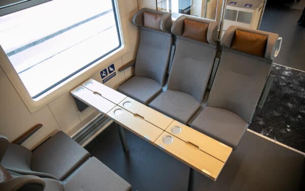 Naujasis baterinis „Stadler“ traukinys pristatytas Kaune: keleivius veš jau šiemet