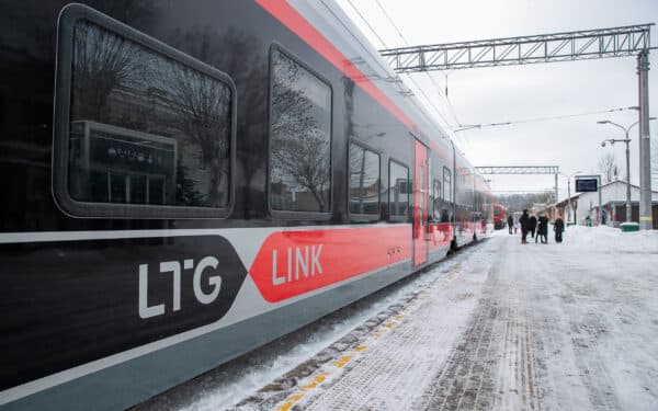 „LTG Infra“ pradėjo bandymus: elektrinis traukinys jau rieda nauju ruožu