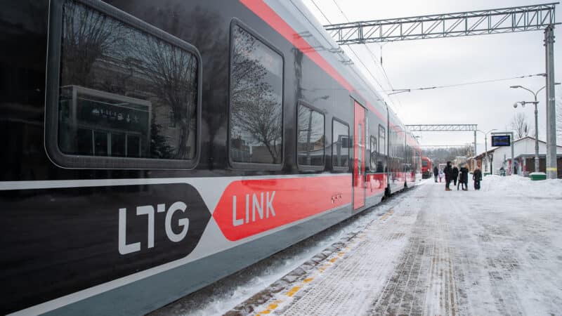 „LTG Infra“ pradėjo bandymus: elektrinis traukinys jau rieda nauju ruožu