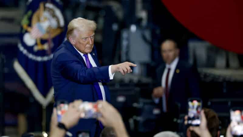 Trumpas nepaliauja stebinti: kalba apie trečią kadenciją ir turi viziją Ukrainai