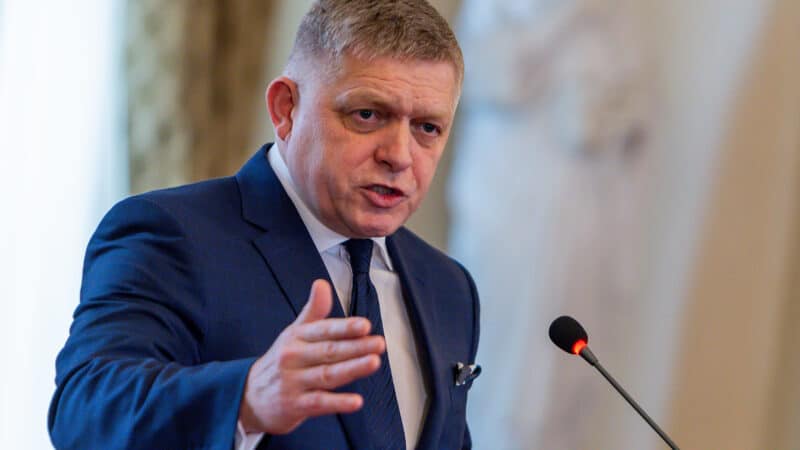 Slovakijos premjeras grasina nuo pirmadienio nutraukti elektros tiekimą Ukrainai
