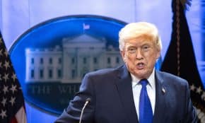 Trumpas paskelbė apie JAV pasaulinio tarifo padidinimą nuo 10 iki 15 procentų. EPA-ELTA