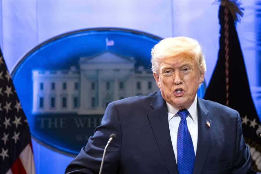 Trumpas paskelbė apie JAV pasaulinio tarifo padidinimą nuo 10 iki 15 procentų. EPA-ELTA