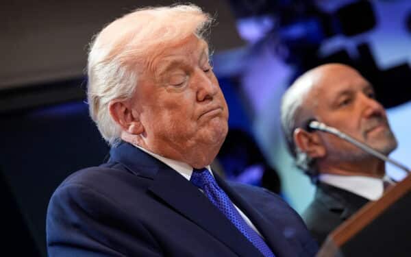 Trumpas: JAV pajėgos pradėjo didelius karinius veiksmus prieš Iraną