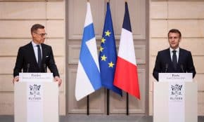 Vengrijai vilkinant sankcijas, Macronas ragina ES didinti spaudimą Rusijai. EPA-ELTA nuotr.