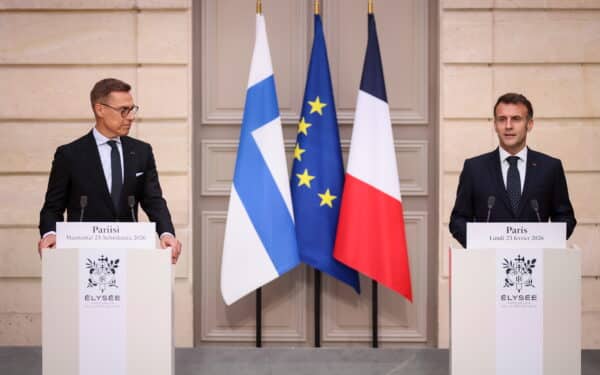 Macronas demonstruoja lyderystę: ragina ES didinti spaudimą Rusijai