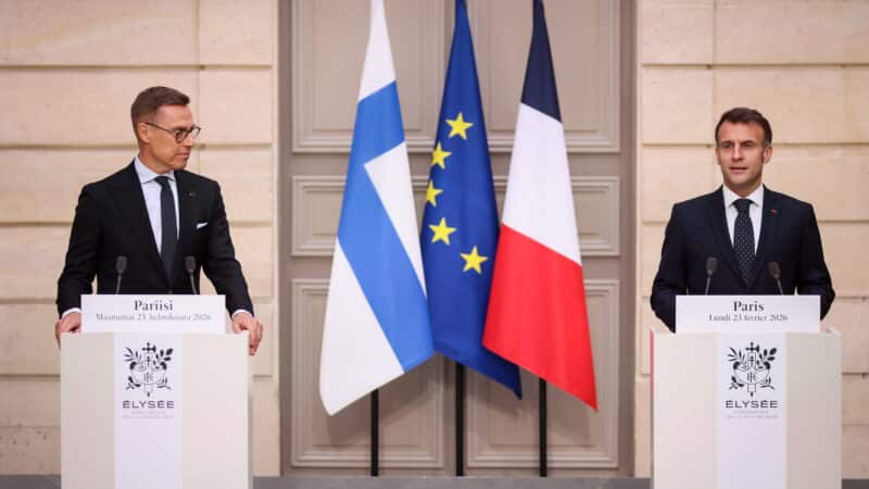 Macronas demonstruoja lyderystę: ragina ES didinti spaudimą Rusijai