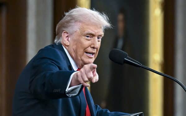 JAV demokratai nori išsiaiškinti, ar nebuvo nuslėpti Epsteino bylos dokumentai, susiję su Trumpu