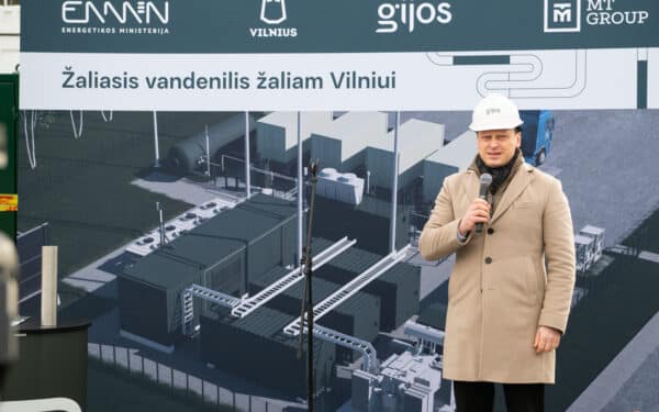 Vilniuje statoma vandenilio gamykla – rudenį planuojama į gatves paleisti juo varomus autobusus