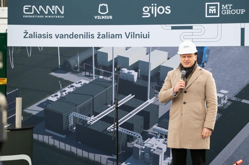 Simbolinės laiko kapsulės įkasimas Vilniaus žaliojo vandenilio gamyklos statybų proga. ELTA / Jonas Balčiūnas nuotr.