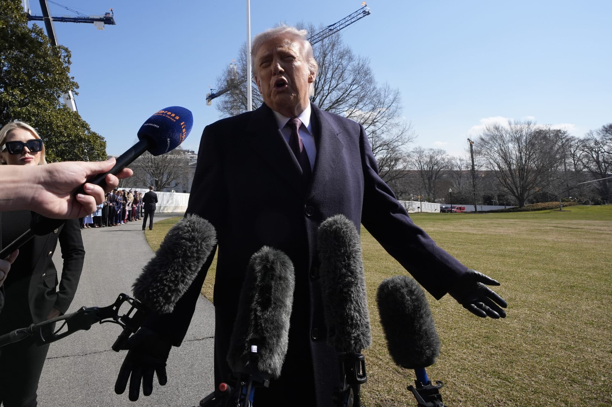 Siekia pažaboti kainų augimą: Trumpo administracija gali sustabdyti „Jones“ aktą