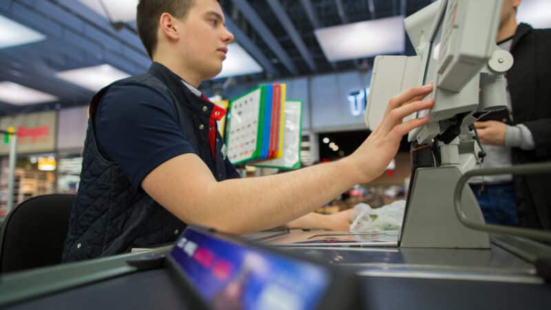Šaltas dušas lietuviams: už maistą mes jau mokame daugiau nei prancūzai