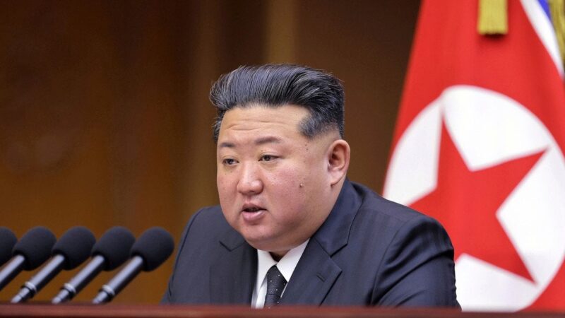 Kim Jong Unas su dukra išbandė naują tanką: siunčiamas signalas pasauliui