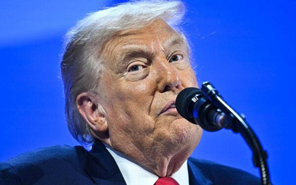 Trumpas kalba apie aštuonis užbaigtus konfliktus ir sudėtingą karą Ukrainoje