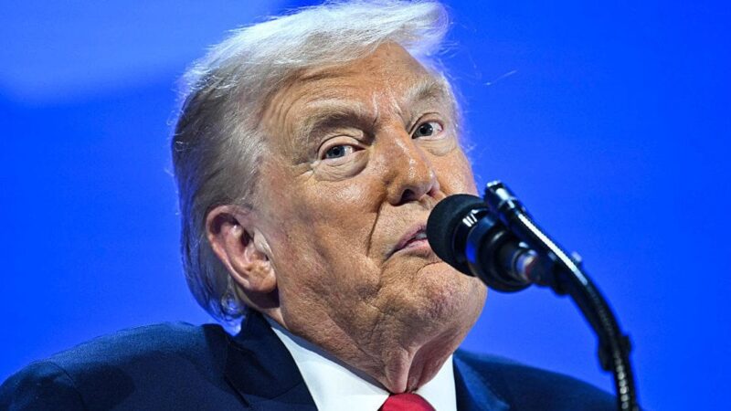 Trumpas kalba apie aštuonis užbaigtus konfliktus ir sudėtingą karą Ukrainoje