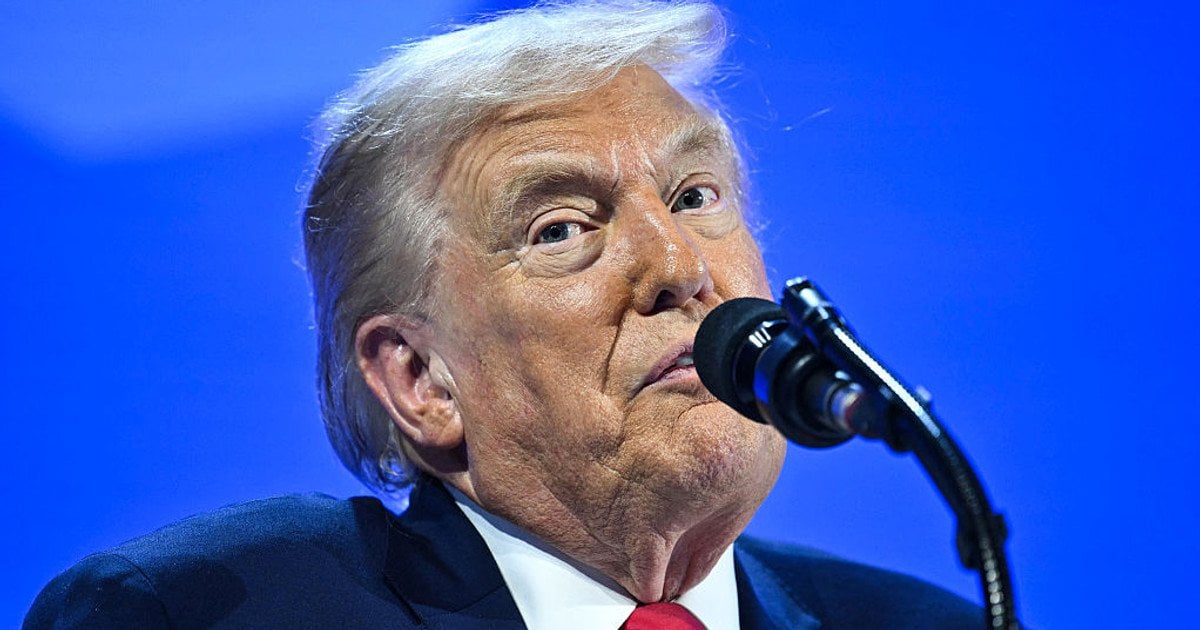 Trumpas kalba apie aštuonis užbaigtus konfliktus ir sudėtingą karą Ukrainoje