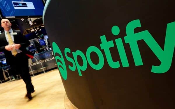 „Spotify“ naujovė: dirbtinis intelektas pats parinks tinklalaides pagal užklausą