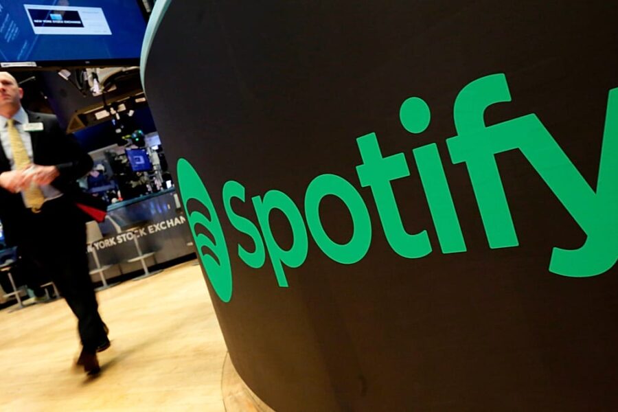 „Spotify“ naujovė: dirbtinis intelektas pats parinks tinklalaides pagal užklausą