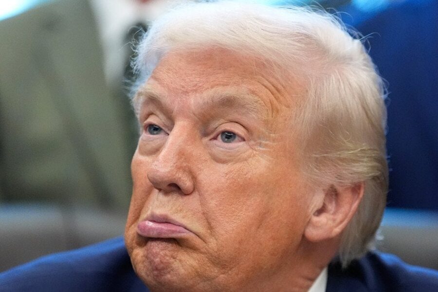JAV žiniasklaida: Trumpas norėjo savo vardu pavadinti oro uostą ir geležinkelio stotį