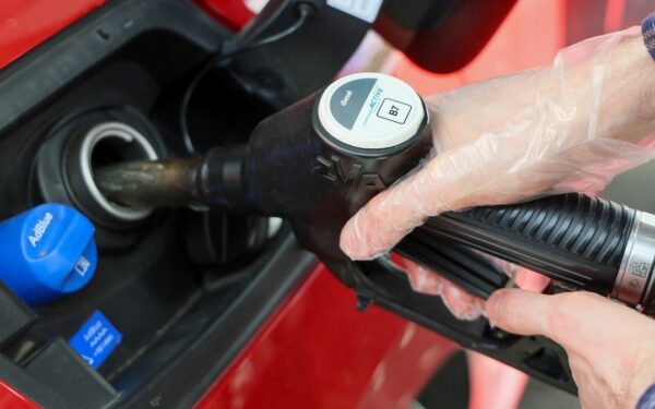 Tarptautinė energetikos agentūra siūlo paprastą būdą taupyti kurą: pokyčiai palies dirbančiuosius