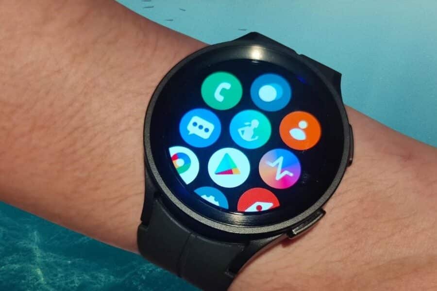 „Galaxy Watch“ pamoka: kodėl net „vandeniui atsparūs“ laikrodžiai bijo jūros?