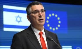 Izraelis ir JAV smogė Iranui.