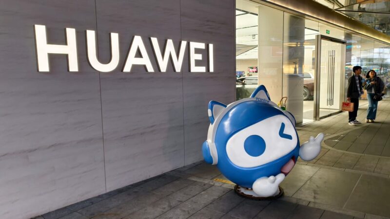 Europos Parlamentas kritikuoja Ispaniją dėl „Huawei“ įrangos naudojimo saugumui