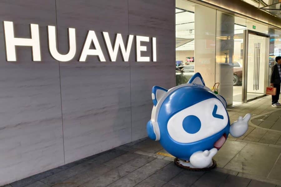 Europos Parlamentas kritikuoja Ispaniją dėl „Huawei“ įrangos naudojimo saugumui