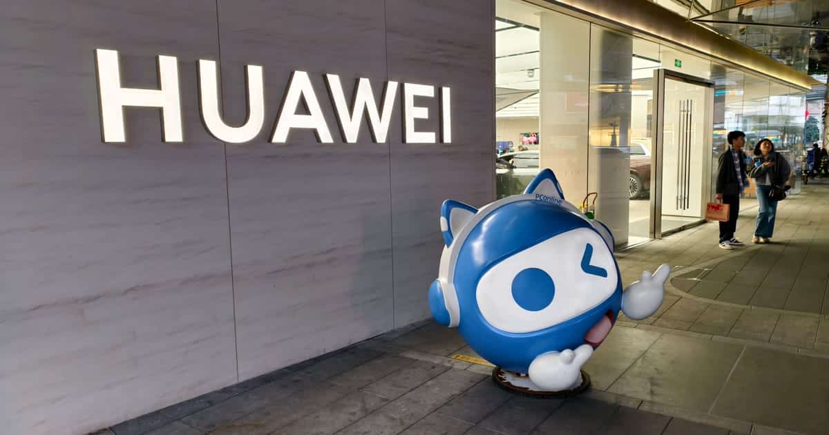 Europos Parlamentas kritikuoja Ispaniją dėl „Huawei“ įrangos naudojimo saugumui