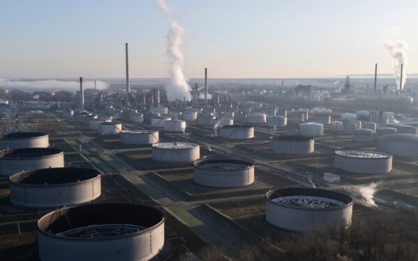 Europa ruošiasi istoriniam 400 mln. barelių naftos išleidimui: kas laukia kainų?