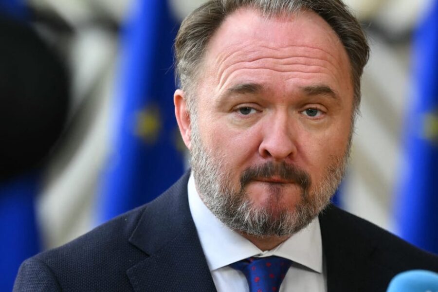 ES siunčia griežtą signalą: rusiškos energijos nebus, net jei kainos šoks dar aukščiau