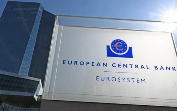 Europos centrinis bankas perspėja: Irano karas smogs kainoms ir algoms, rizika – stagfliacija