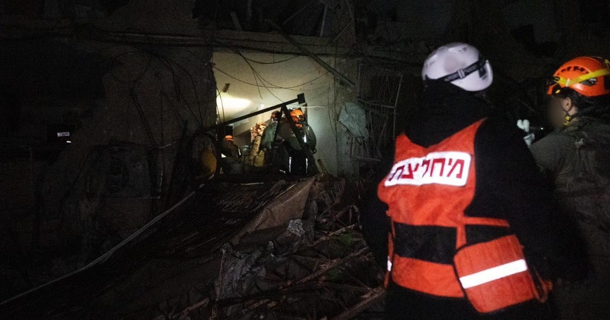 Eskalacija Artimuosiuose Rytuose: Irano raketos smogė netoli Izraelio branduolinio centro