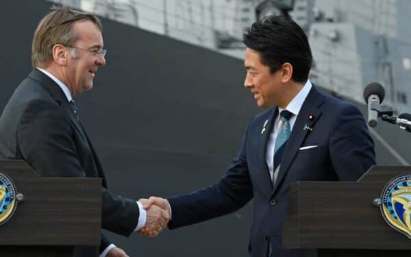 Vokietija siūlo Japonijai karinį susitarimą: siekiama mažinti barjerus karių pratyboms